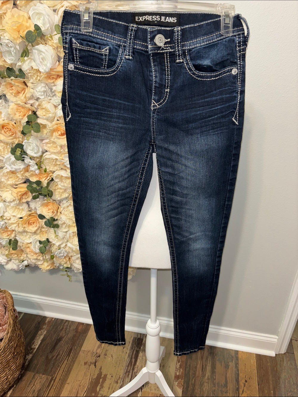 Express Jeans Dark Wash Legging Jeans with Contrast Stitching